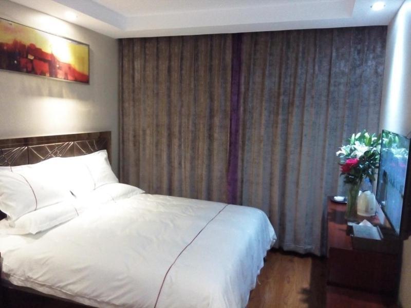 Greentree Inn Geermu Walking Street Business Hotel Golmud Экстерьер фото