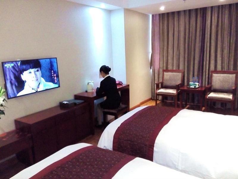 Greentree Inn Geermu Walking Street Business Hotel Golmud Экстерьер фото