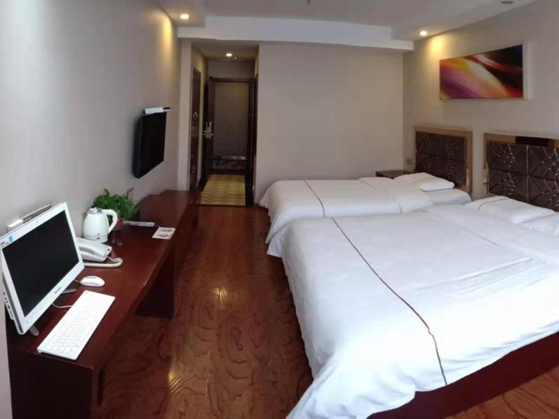 Greentree Inn Geermu Walking Street Business Hotel Golmud Экстерьер фото