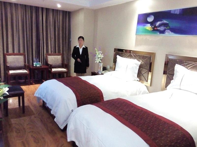Greentree Inn Geermu Walking Street Business Hotel Golmud Экстерьер фото