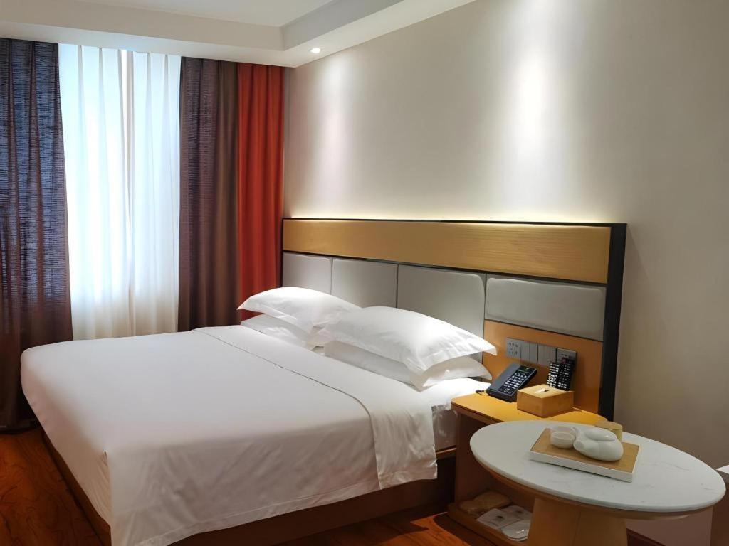 Greentree Inn Geermu Walking Street Business Hotel Golmud Экстерьер фото