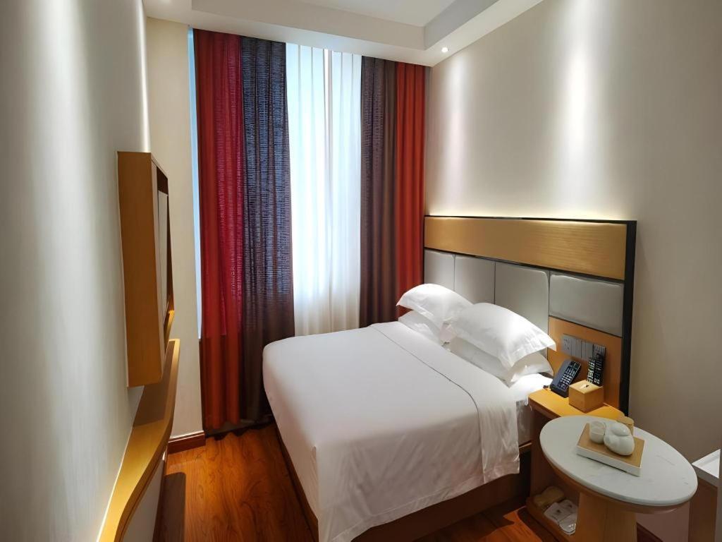 Greentree Inn Geermu Walking Street Business Hotel Golmud Экстерьер фото