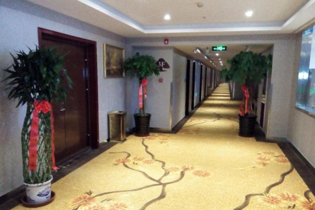 Greentree Inn Geermu Walking Street Business Hotel Golmud Экстерьер фото