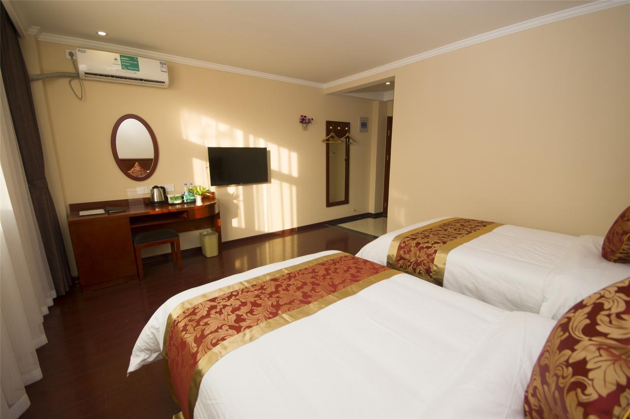 Greentree Inn Geermu Walking Street Business Hotel Golmud Экстерьер фото