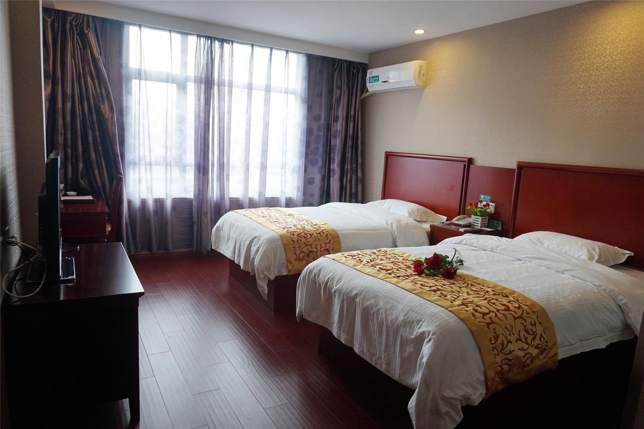 Greentree Inn Geermu Walking Street Business Hotel Golmud Экстерьер фото